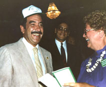 Leon mayor dons FF hat