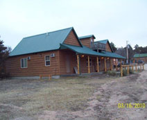 Dudecks dinner with their hosts