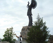 Kate emulating the Keeper of the Plains